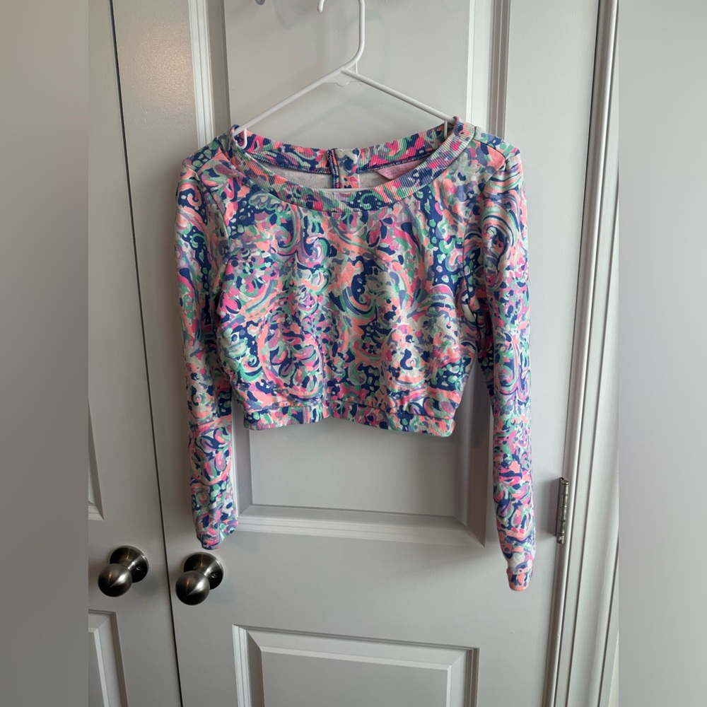 Lilly Pulitzer Athleisure Cropped Shirt Size Medium Colorful